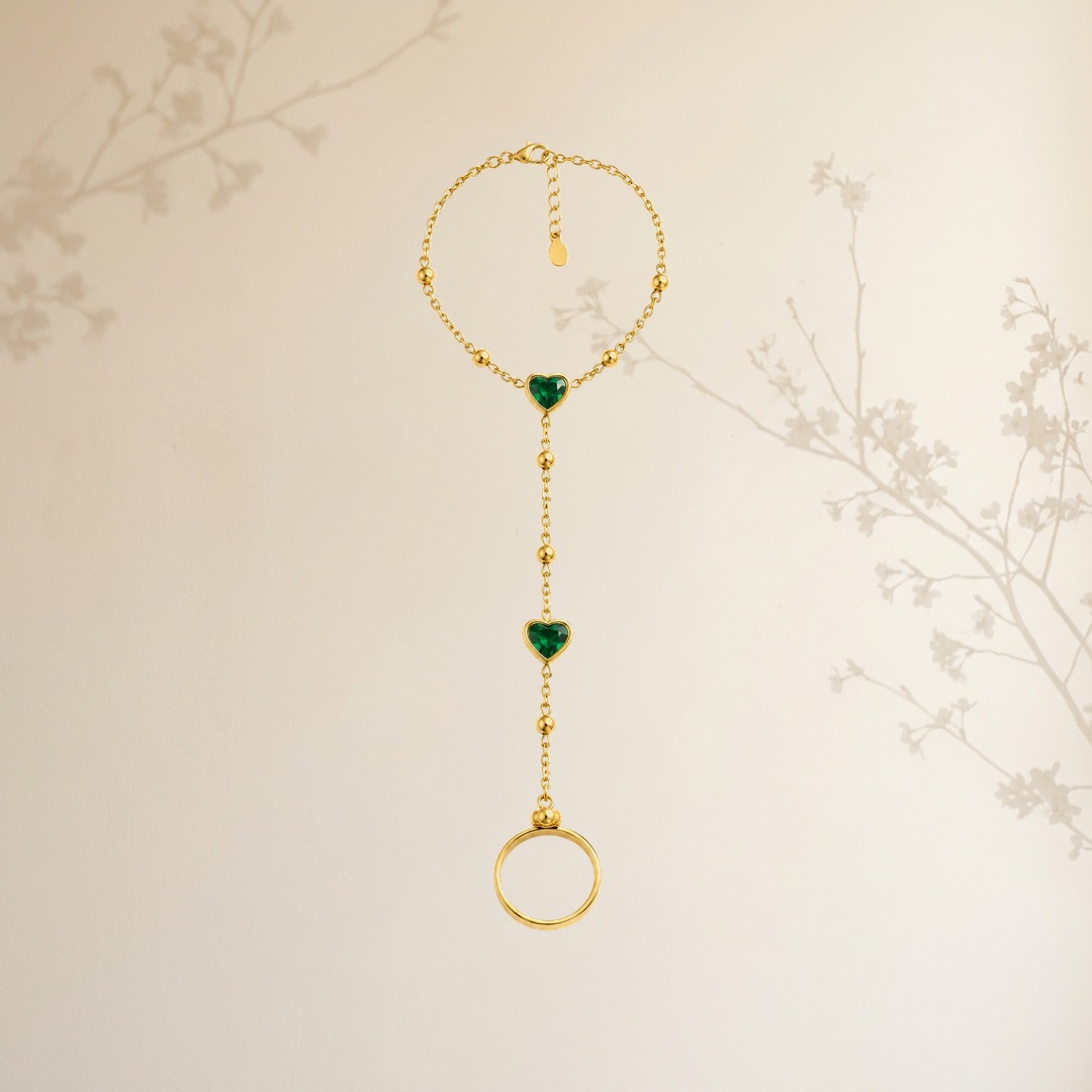 Emerald Heart Haath-Phool Bracelet